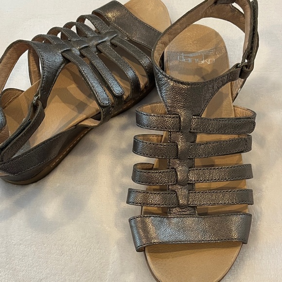 Dansko Athena Strappy Gladiator Sandals Size 38 US 8 Pewter Metallic Bronze - Picture 1 of 6